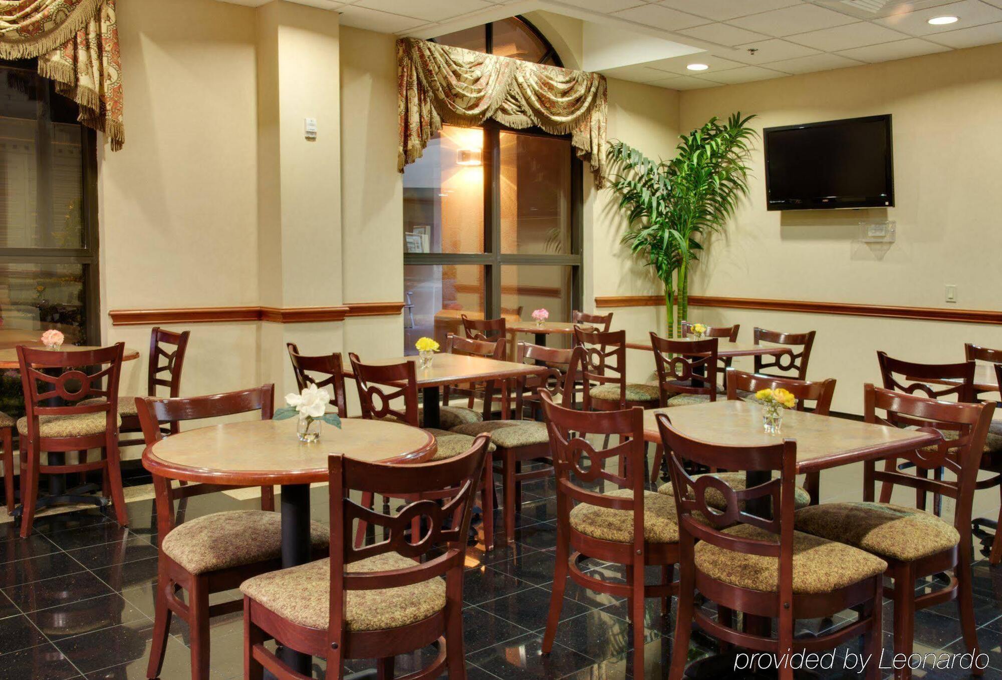 Holiday Inn Express & Suites Houston - Memorial Park Area By Ihg Kültér fotó